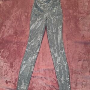 Lululemon Swift Speed HR Tight 28" NWT Size 2 Mint Green White Luxtreme NWOT